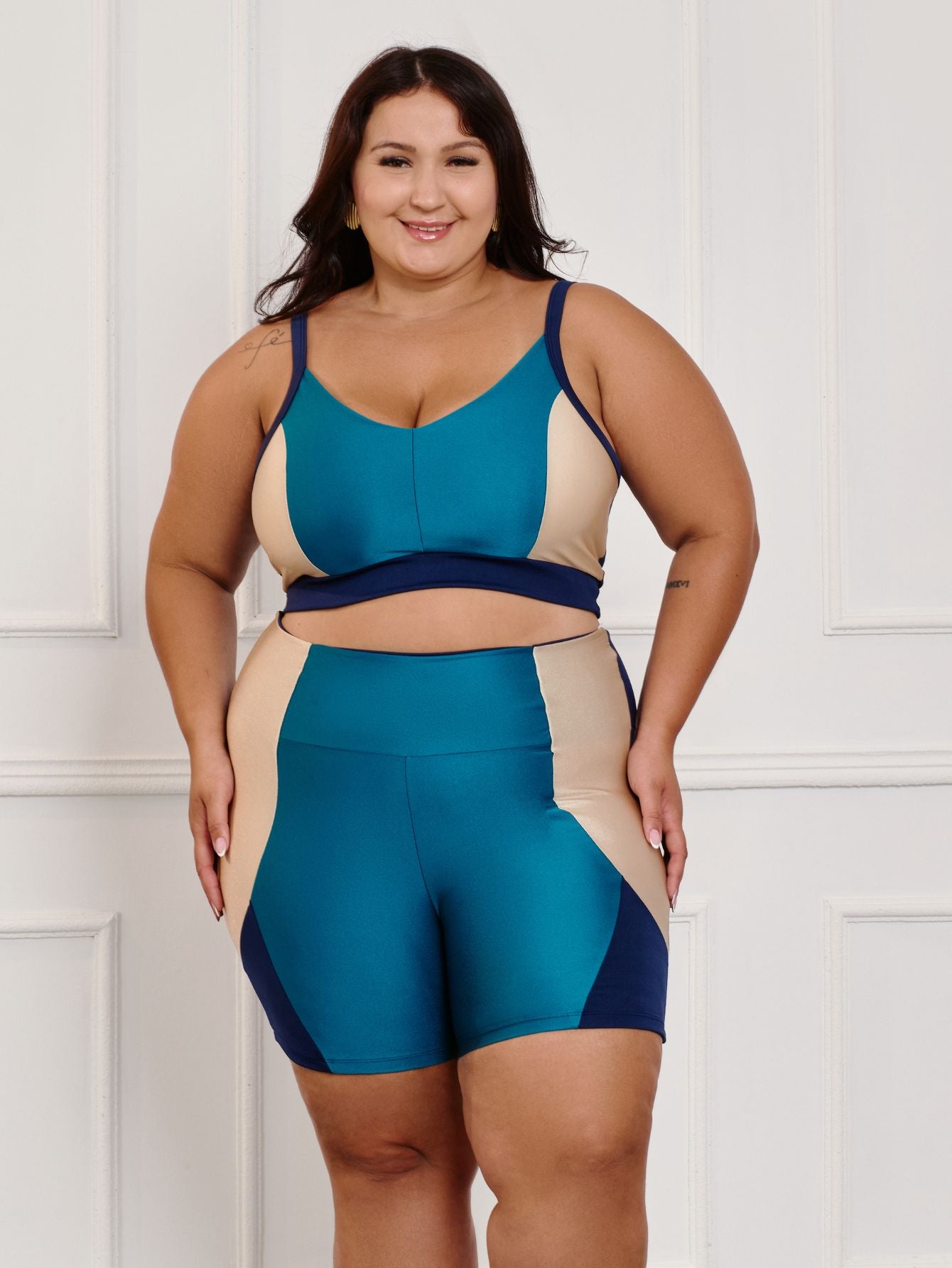 Conjunto Fitness Brilhoso Bermuda + Top S/bojo Plus Size