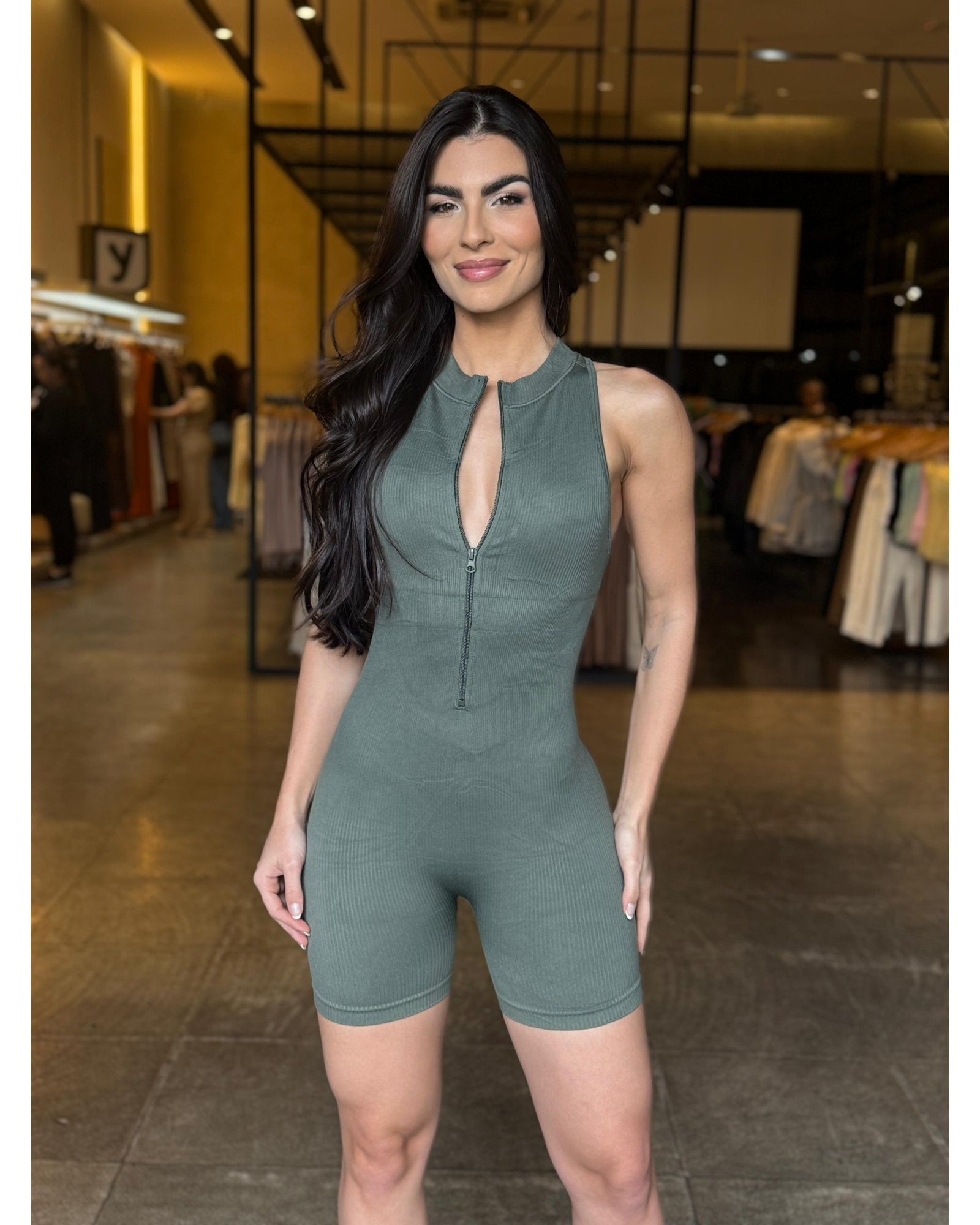 Macaquinho com Ziper Canelado