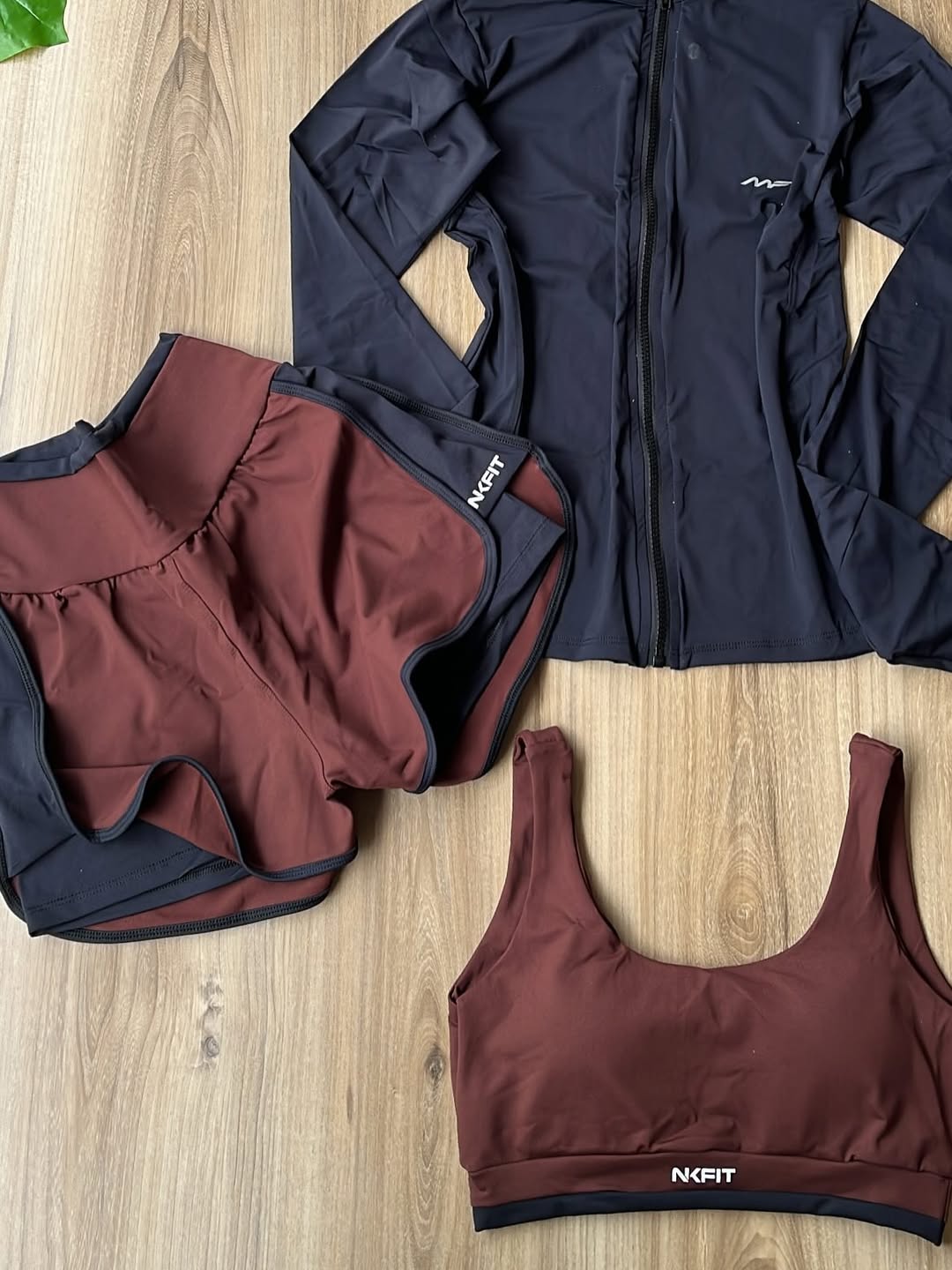 Trio Fitness- Top, short e jaqueta