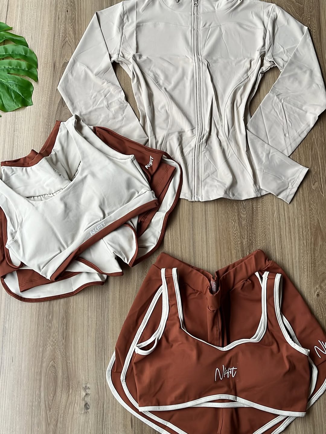 Trio Fitness- Top, short e jaqueta