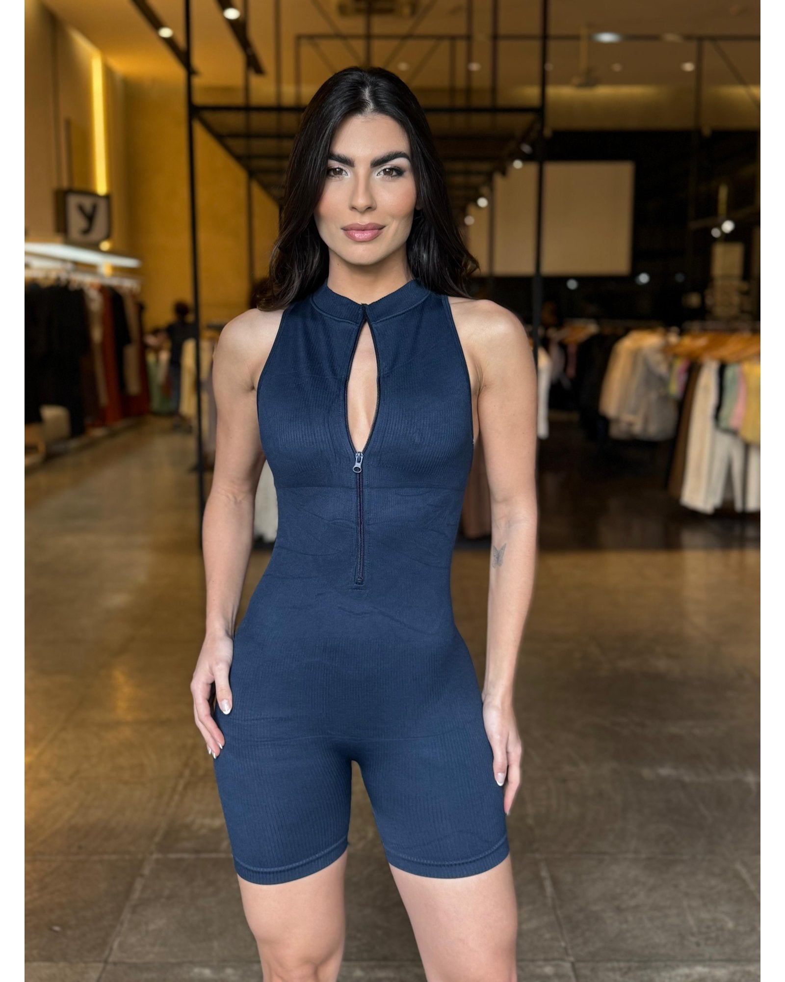 Macaquinho com Ziper Canelado