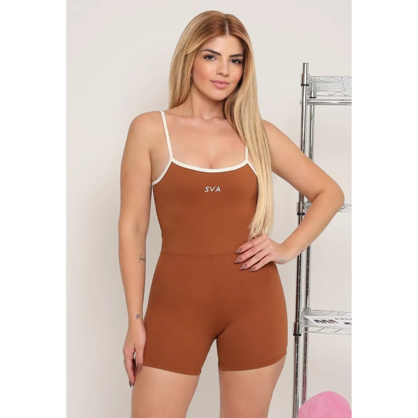 Macaquinho Nina Chocolate com Creme